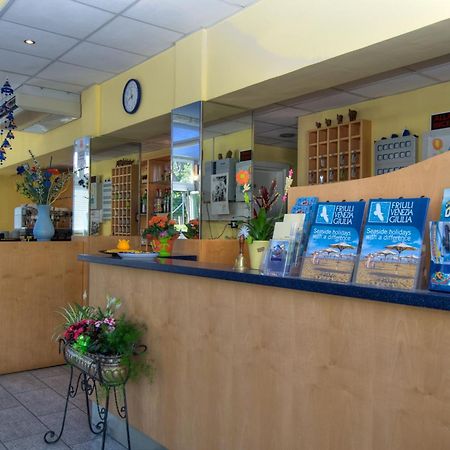 Hotel Minerva Lignano Sabbiadoro Zewnętrze zdjęcie