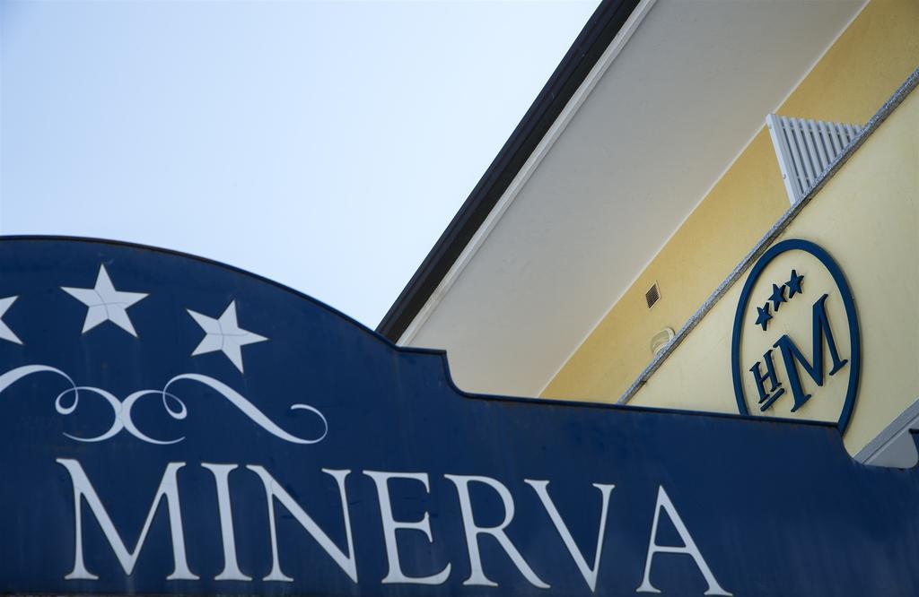 Hotel Minerva Lignano Sabbiadoro Zewnętrze zdjęcie