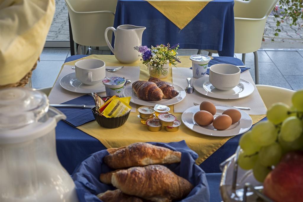 Hotel Minerva Lignano Sabbiadoro Zewnętrze zdjęcie