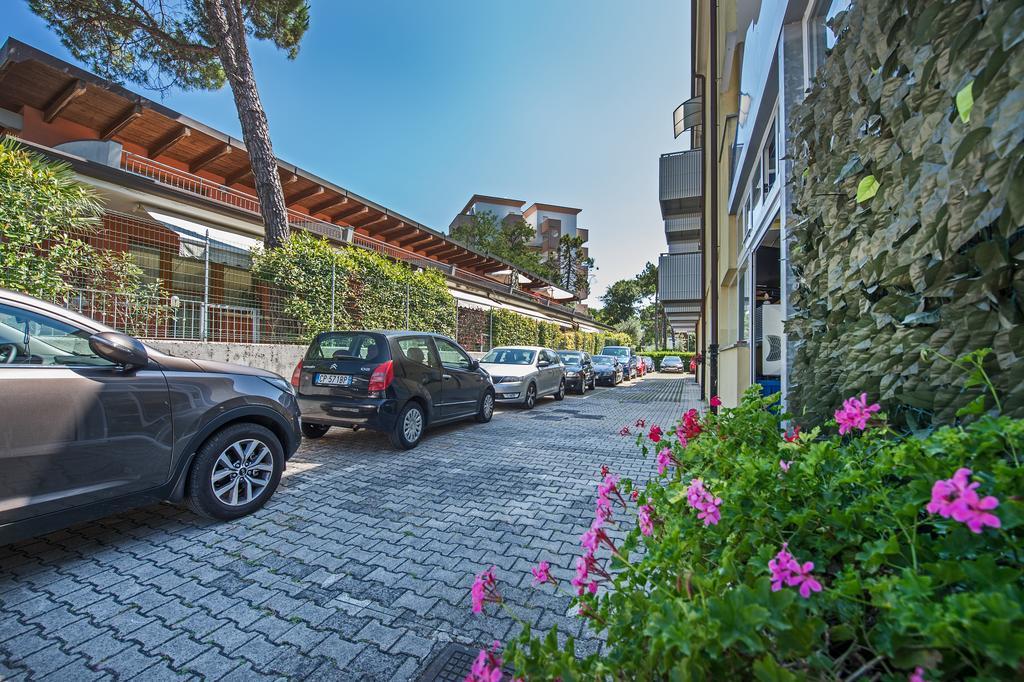 Hotel Minerva Lignano Sabbiadoro Zewnętrze zdjęcie