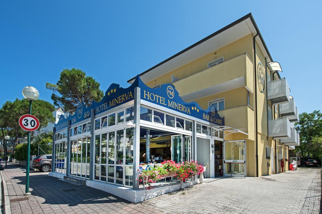 Hotel Minerva Lignano Sabbiadoro Zewnętrze zdjęcie