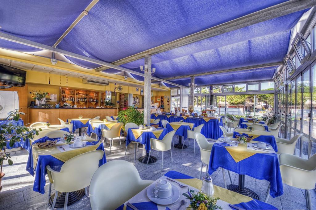 Hotel Minerva Lignano Sabbiadoro Zewnętrze zdjęcie